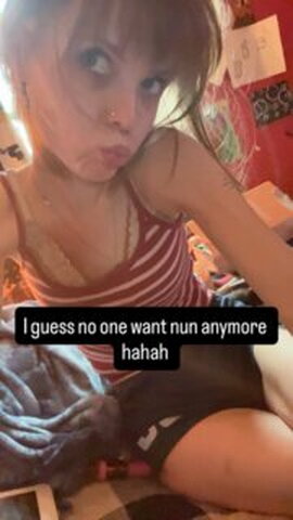 Alec_little nude photo 2
