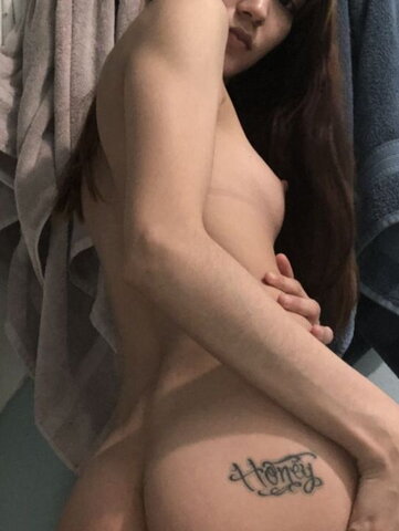 Alejandra nude photo 3