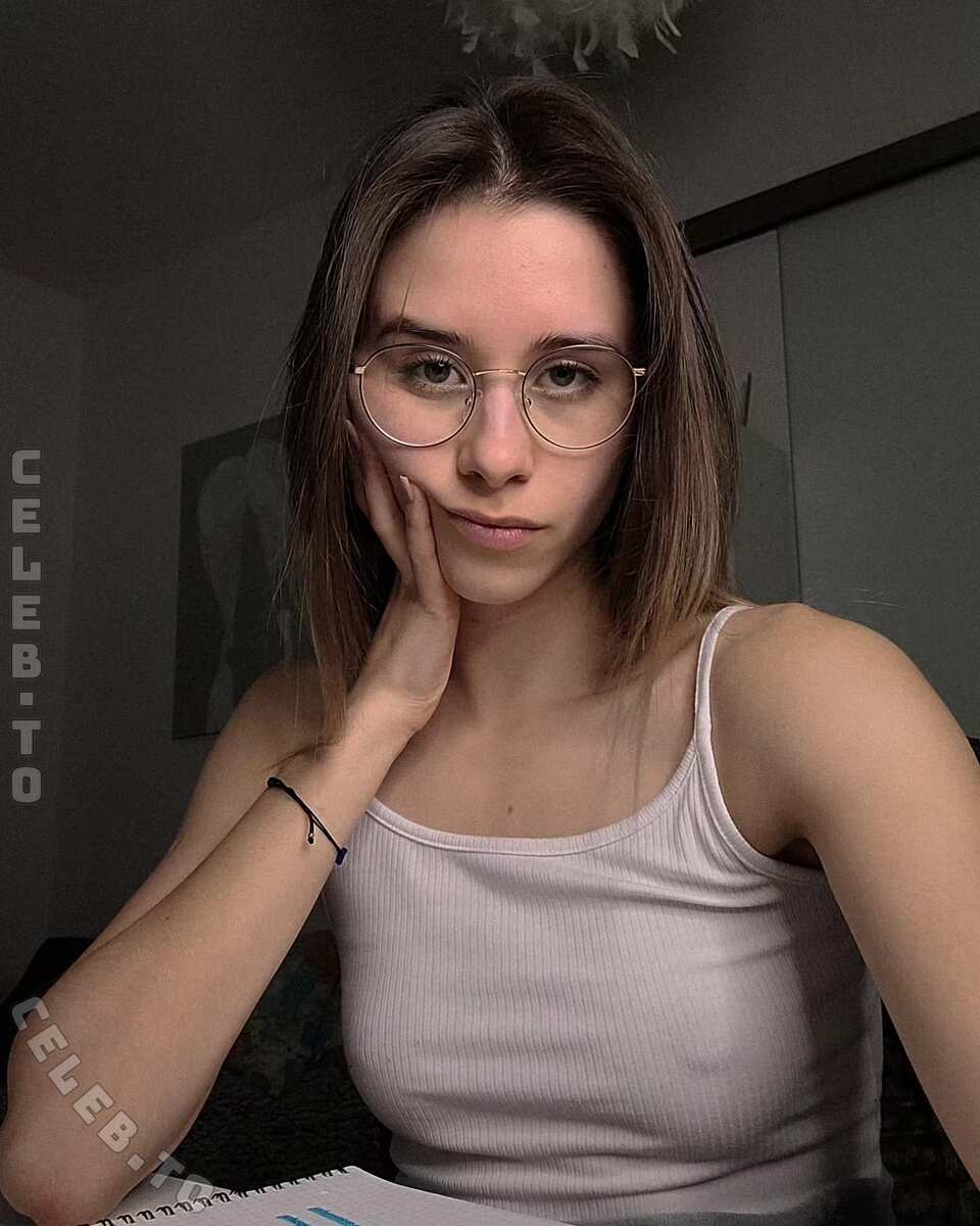 aleksandrasdance nude photo 3