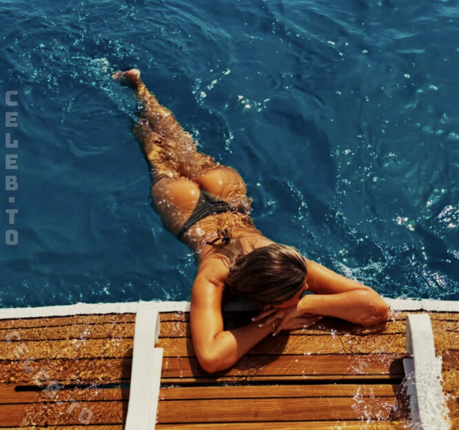 Alenamlr nude photo 4