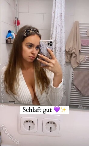 Alena.rmb nude photo 6