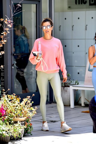 Alessandra Ambrosio nude photo 32