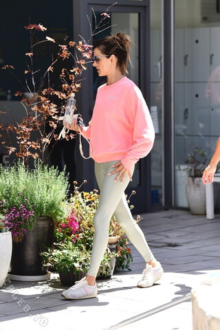 Alessandra Ambrosio nude photo 37