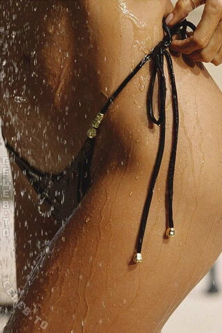 Alessandra Ambrosio nude photo 74