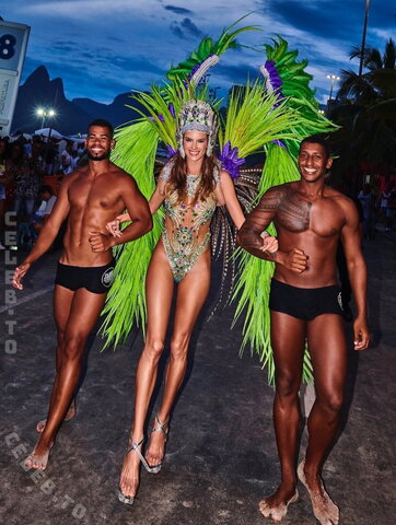 Alessandra Ambrosio nude photo 232