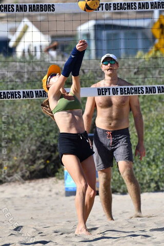 Alessandra Ambrosio nude photo 395