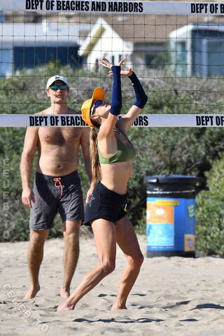 Alessandra Ambrosio nude photo 4