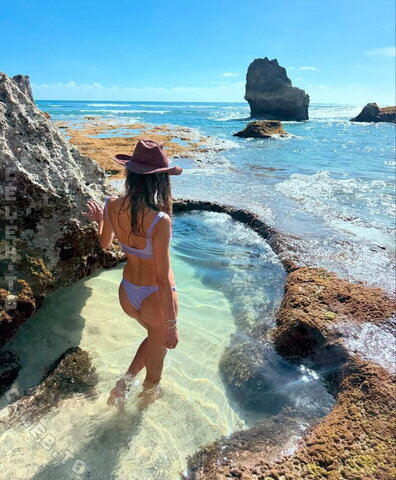 Alessandra Ambrosio nude