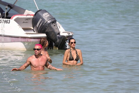 Alessandra Ambrosio nude photo 659