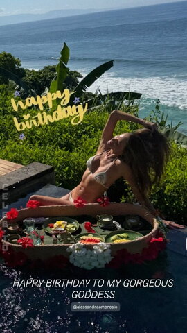 Alessandra Ambrosio nude photo 756