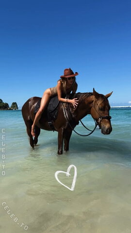 Alessandra Ambrosio nude photo 764