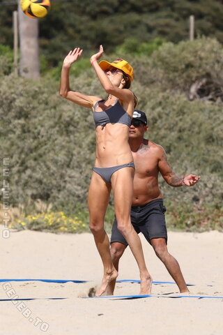 Alessandra Ambrosio nude