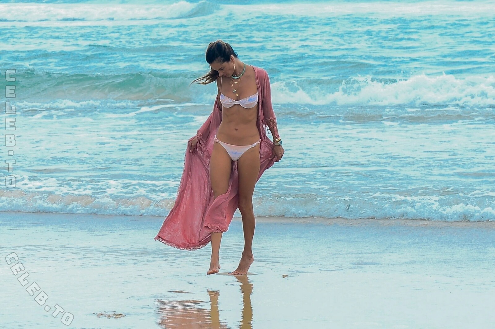 Alessandra Ambrosio nude photo 7