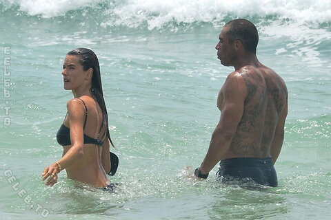Alessandra Ambrosio nude photo 26