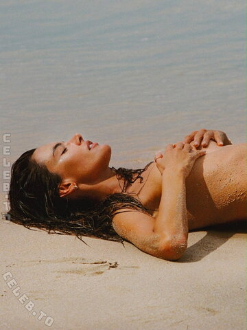 Alessandra Ambrosio nude photo 4