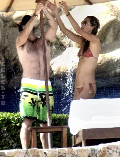 Alessandra Ambrosio nude photo 8