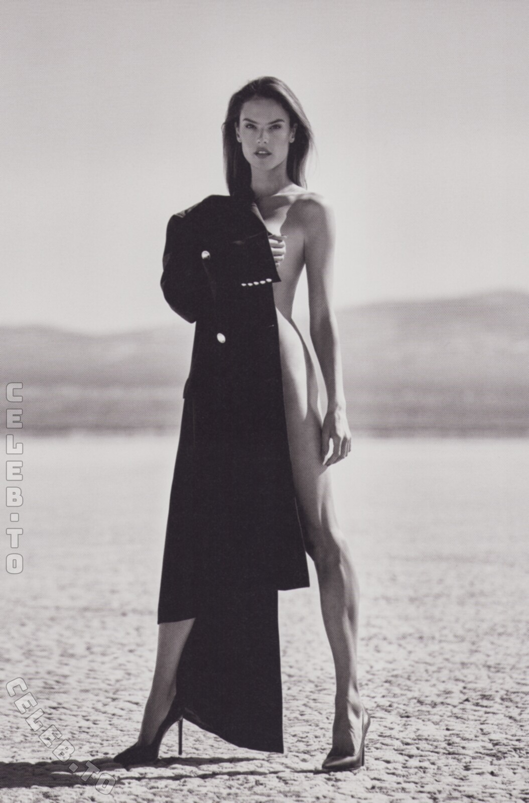 Alessandra Ambrosio nude photo 16