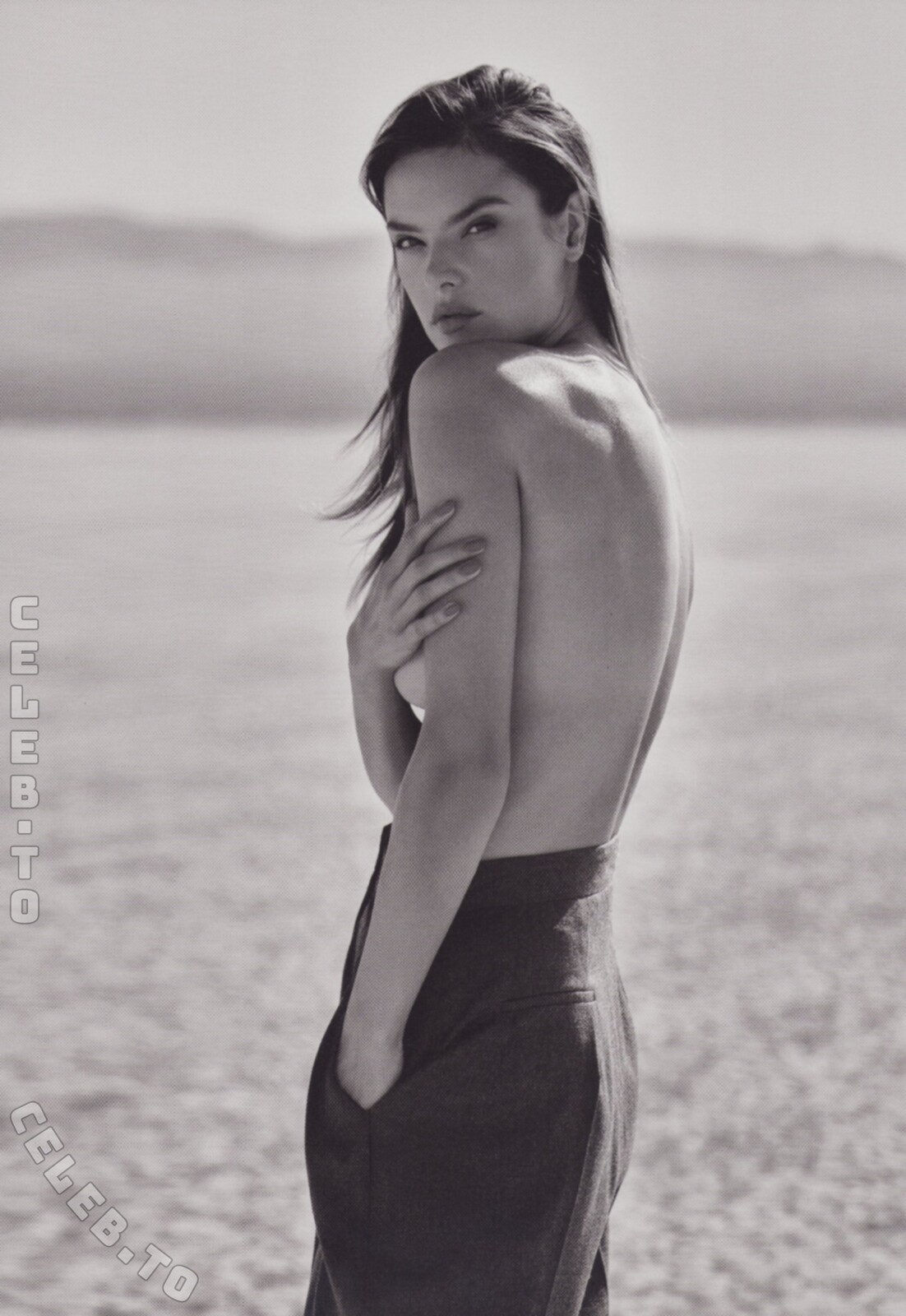 Alessandra Ambrosio nude photo 3
