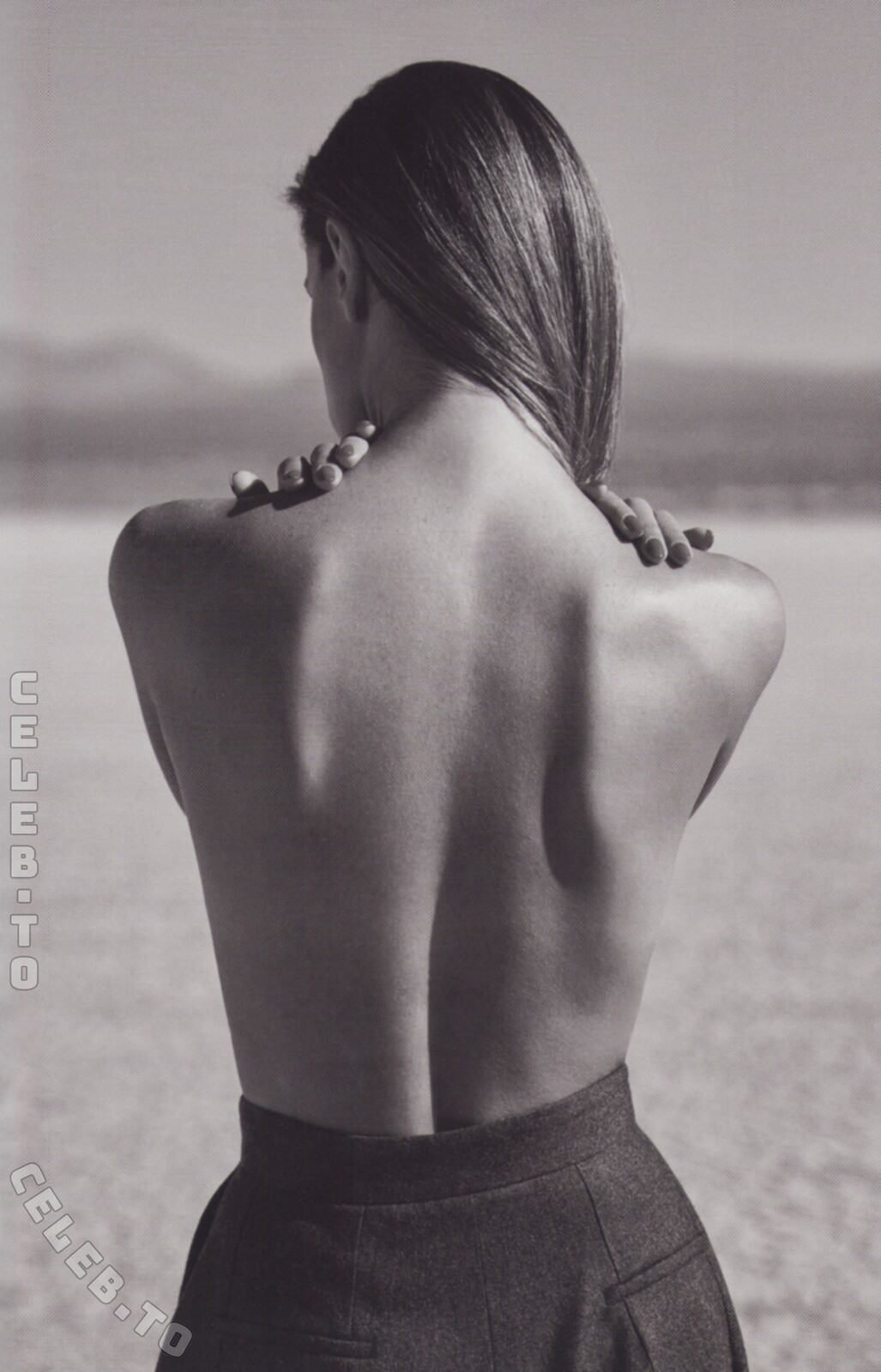 Alessandra Ambrosio nude photo 4