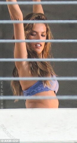 Alessandra Ambrosio photo 5