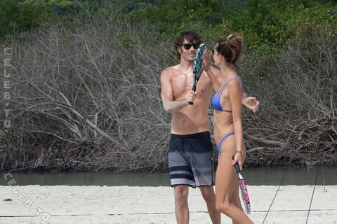 Alessandra Ambrosio nude photo 16