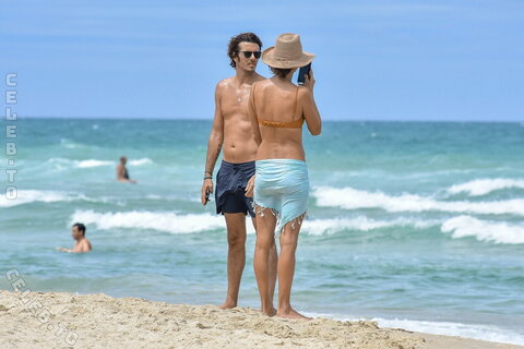 Alessandra Ambrosio nude photo 91