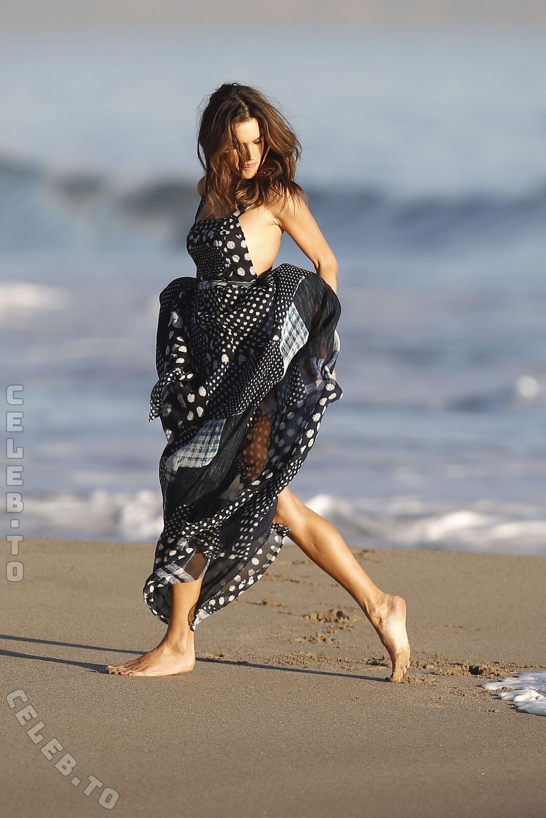 Alessandra Ambrosio nude photo 20