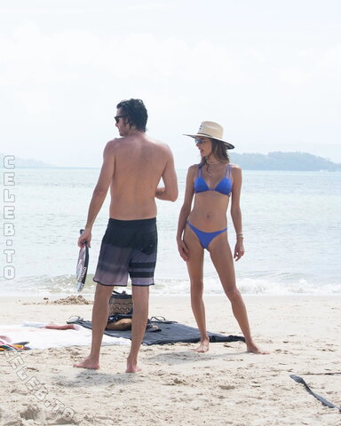 Alessandra Ambrosio nude photo 88