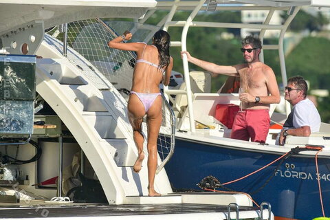 Alessandra Ambrosio nude photo 27