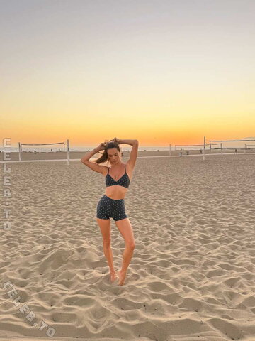 Alessandra Ambrosio photo 6
