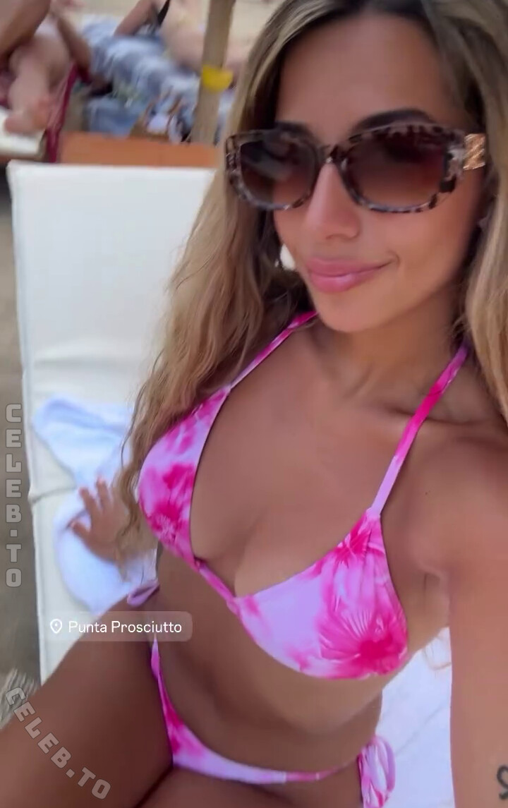 Alessandra Riili nude photo 6