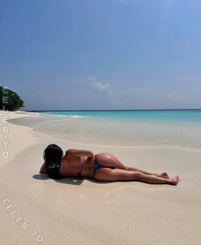 Alessia De Zolt nude photo 8