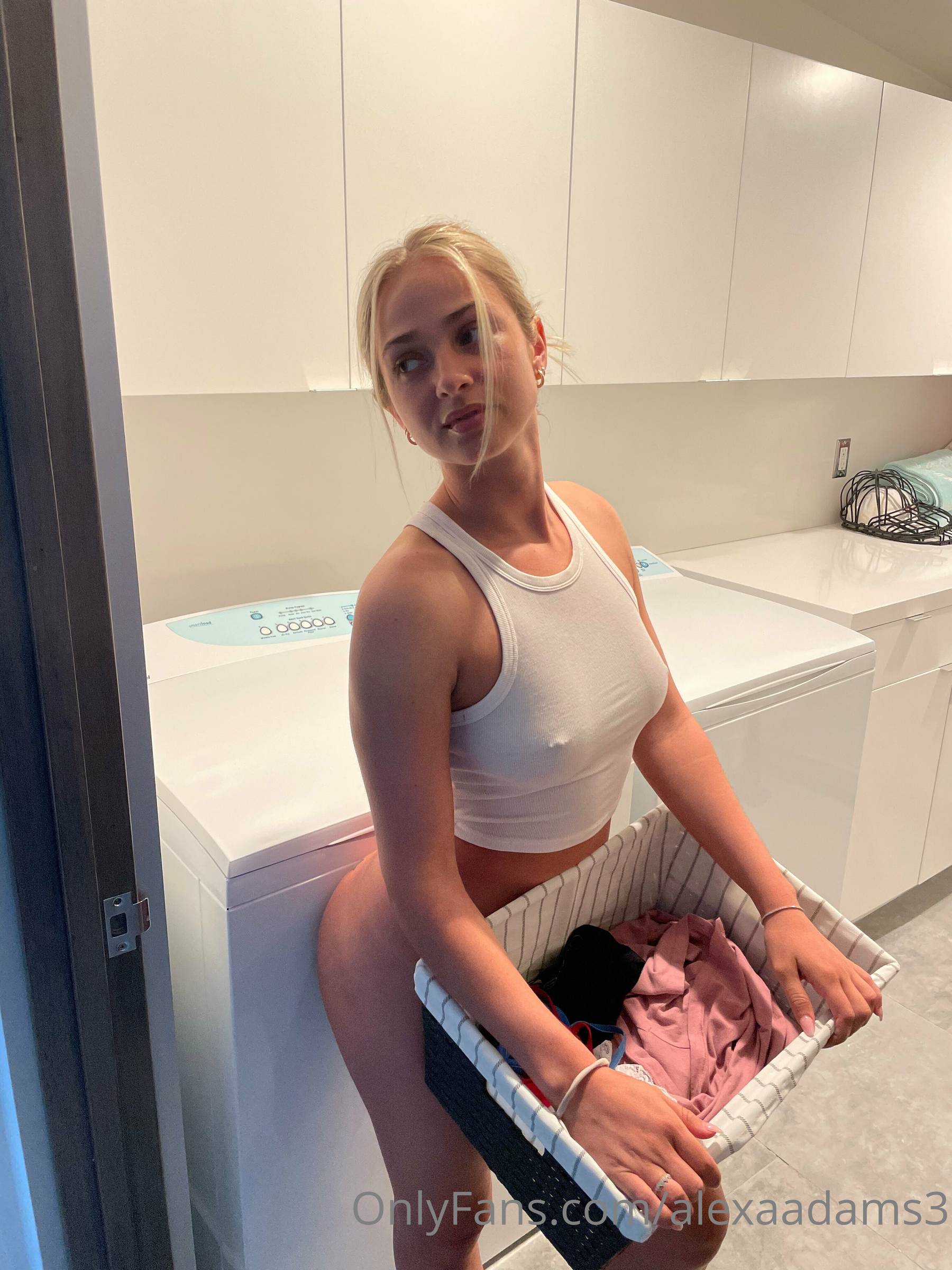 Alexa Adams nude photo 16