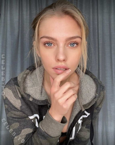 Alexa Breit nude photo 295
