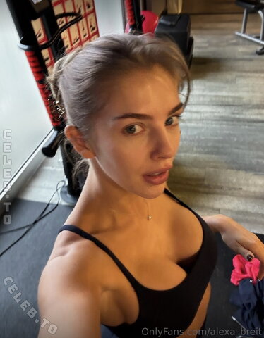 Alexa Breit – Do you want to reach into my cleavage? 😉