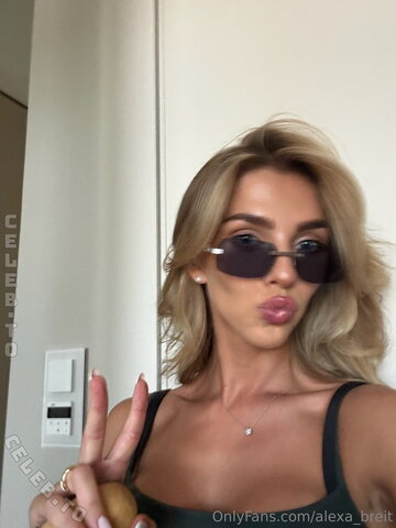 Alexa Breit – So, how was your start into the new week? 🥰