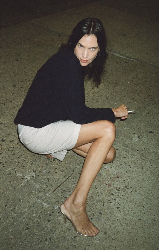 Alexa Chung nude photo 3