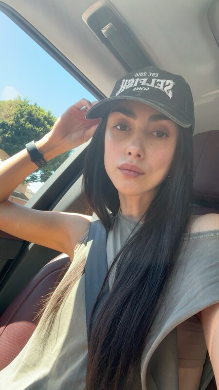 Alexa Mansour nude photo 1