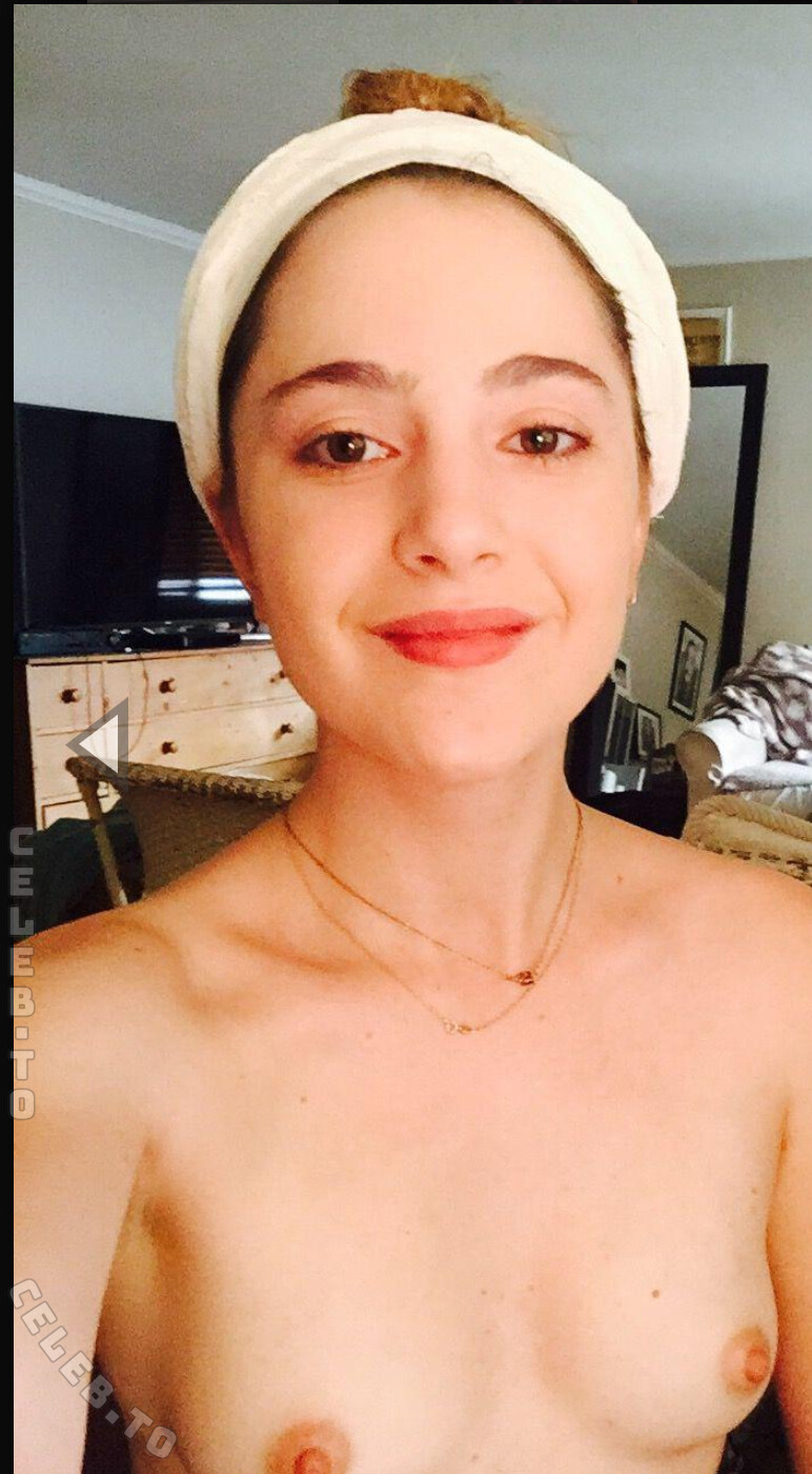 Alexa Nikolas nude photo 2