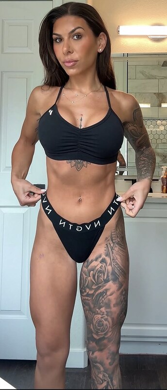 Alexa Watson nude photo 5