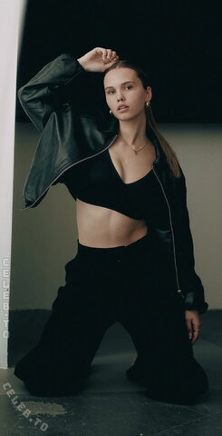 Alexa Wendel nude photo 3