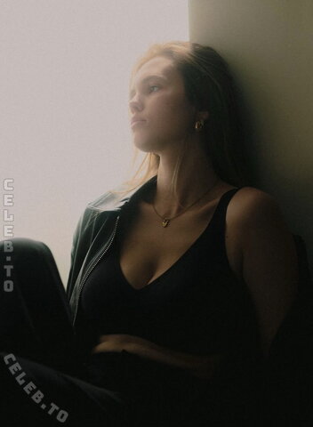 Alexa Wendel nude photo 1