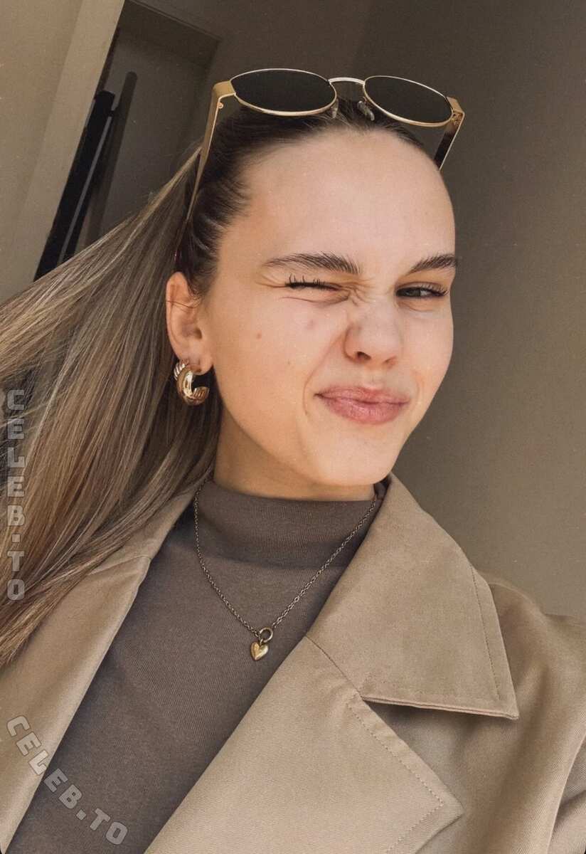 Alexa Wendel nude photo 12