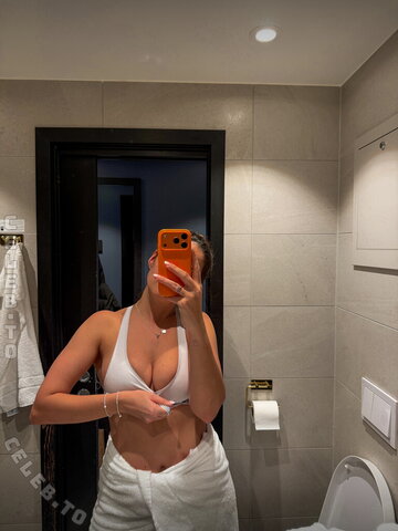 Alexandra Ianculescu nude photo 4
