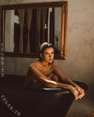 Alexandra Nicole photo 1