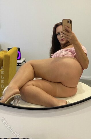 Alexandria nude photo 9