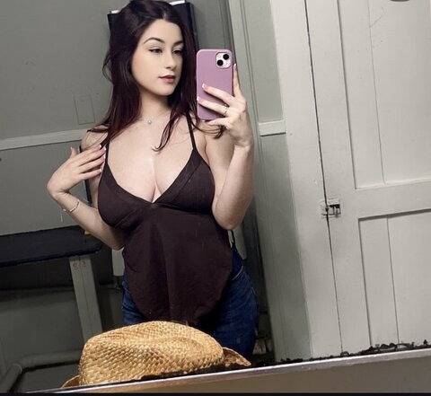 Alexandria nude photo 2