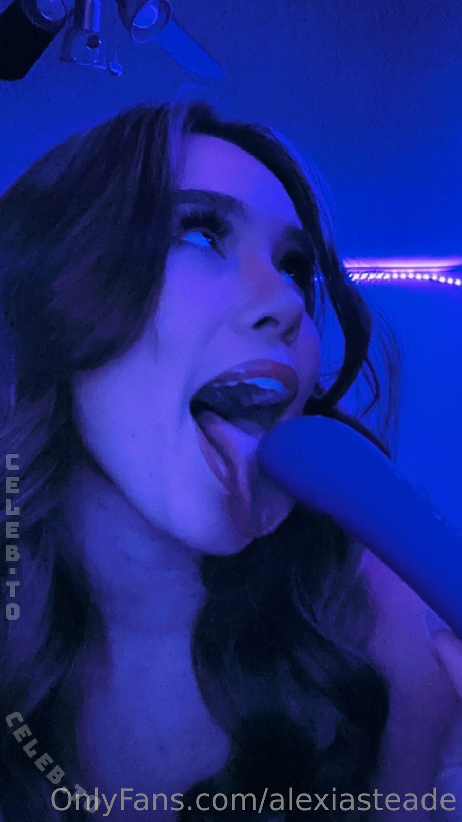 Alexia Steade nude photo 2