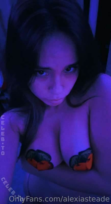 Alexia Steade nude photo 9