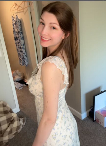 Alexis Bennet nude photo 11